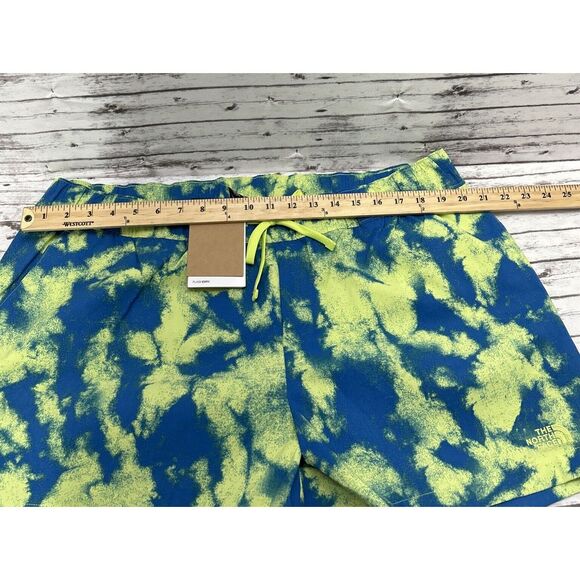 The North Face Shorts Women's Size 2XL Printed Class V Sharp Green Retro Dye New - Picture 4 of 8